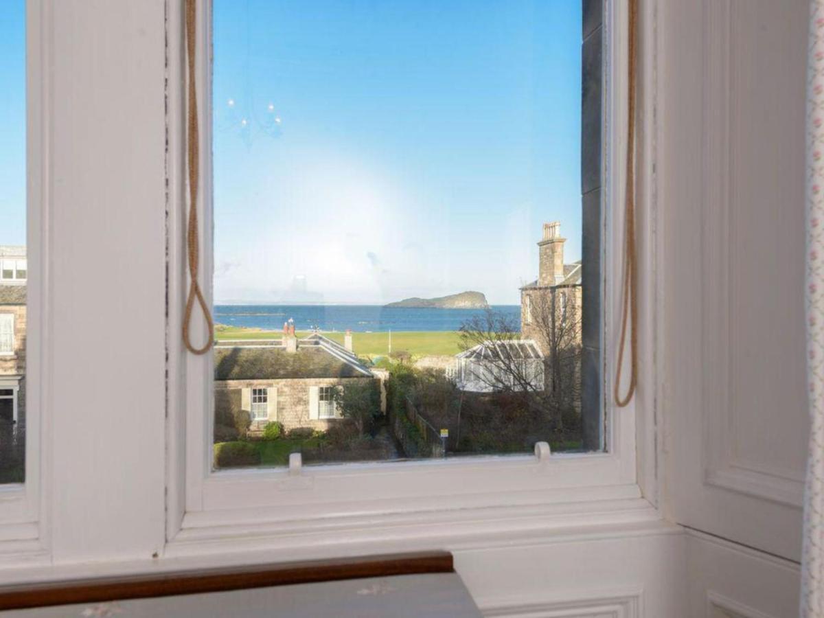 Benholm -Stunning 3-Bed Apartment In North Berwick Esterno foto