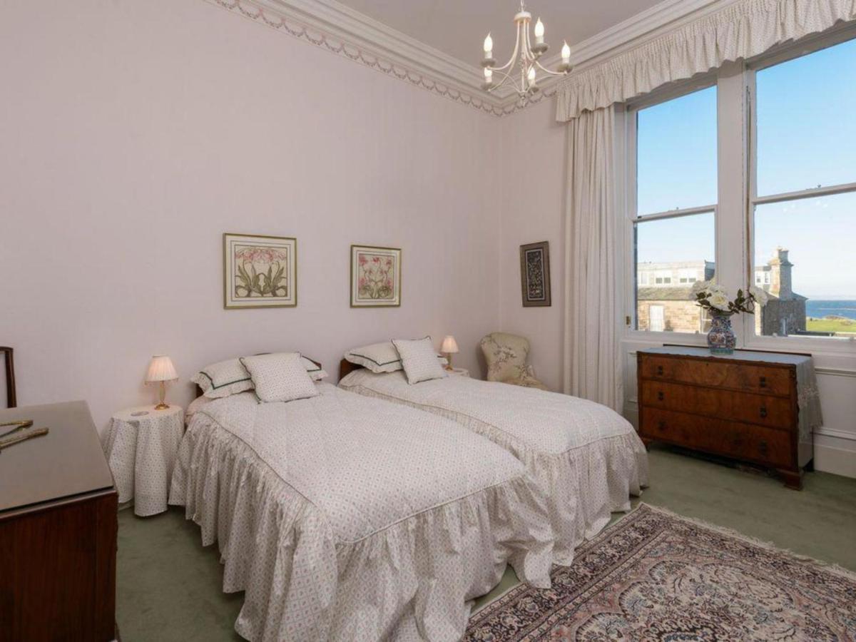 Benholm -Stunning 3-Bed Apartment In North Berwick Esterno foto