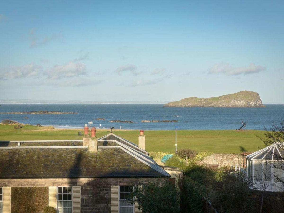 Benholm -Stunning 3-Bed Apartment In North Berwick Esterno foto